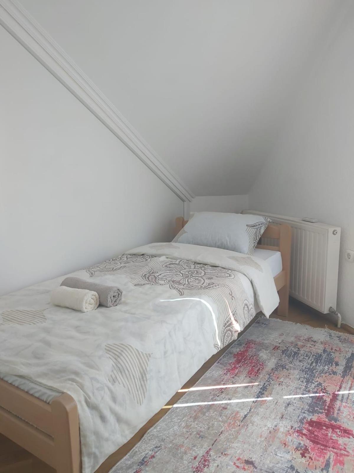 Apartmani Sladojevic Mrkonjic Grad Zimmer foto